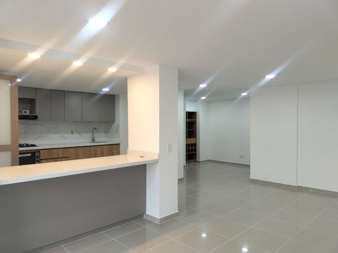 Apartamento de 3 alcobas en arriendo en Otraparte, Envigado, 120 m² · foto 3 de 15