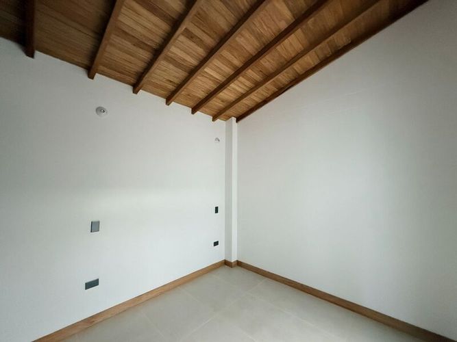 Casa de 4 alcobas en venta en El Tambo, La Ceja, 135 m² · foto 13 de 24
