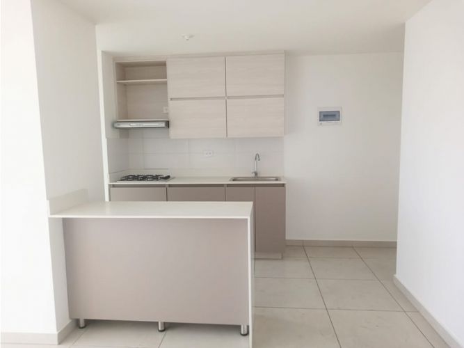 Apartamento de 3 alcobas en venta en Las Lomitas, Sabaneta, 77 m² · foto 2 de 17
