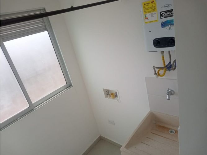 Apartamento de 3 alcobas en venta en Las Lomitas, Sabaneta, 77 m² · foto 13 de 17