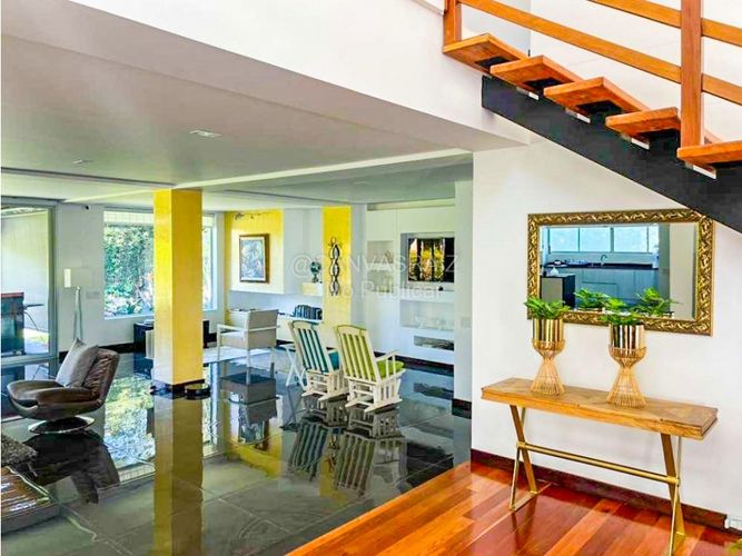 Casa de 5 alcobas en venta en Llano Grande, Rionegro, 380 m² · foto 3 de 12