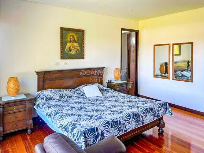 Casa de 5 alcobas en venta en Llano Grande, Rionegro, 380 m² · foto 4 de 12