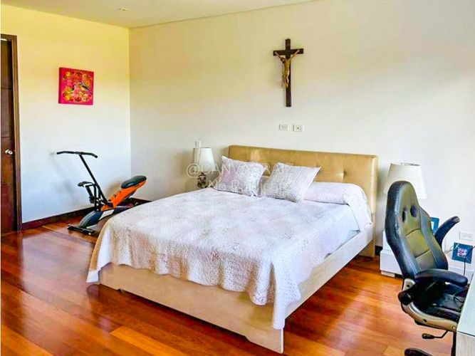 Casa de 5 alcobas en venta en Llano Grande, Rionegro, 380 m² · foto 7 de 12