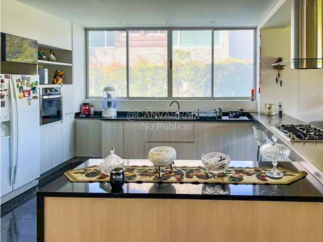 Casa de 5 alcobas en venta en Llano Grande, Rionegro, 380 m² · foto 8 de 12