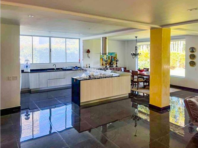 Casa de 5 alcobas en venta en Llano Grande, Rionegro, 380 m² · foto 10 de 12
