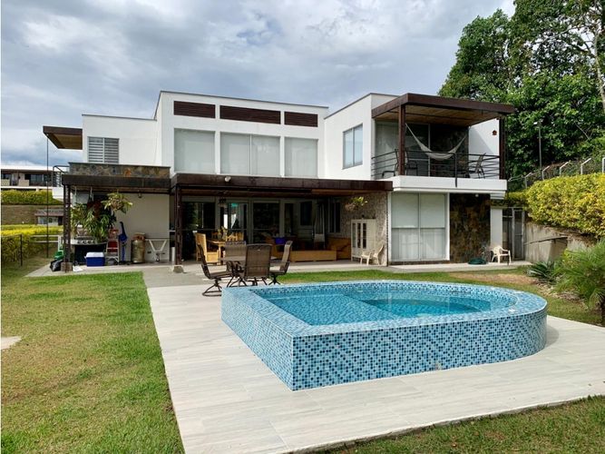 Casa de 5 alcobas en venta en Rio Bamba, Armenia, 450 m² · foto 4 de 7