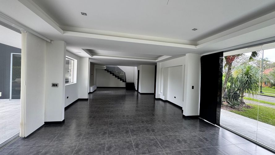 Casa de 5 alcobas en venta en Cerritos, Pereira, 1599 m² · foto 3 de 11