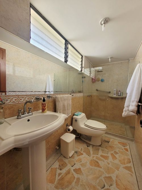 Edificio en venta en Sector Lago Uribe, Pereira, 421 m² · foto 12 de 24