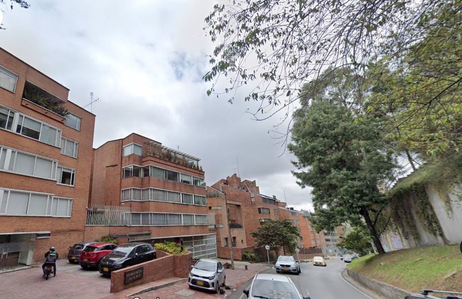 Apartamento en venta en El Chico, Bogotá · foto 2 de 24