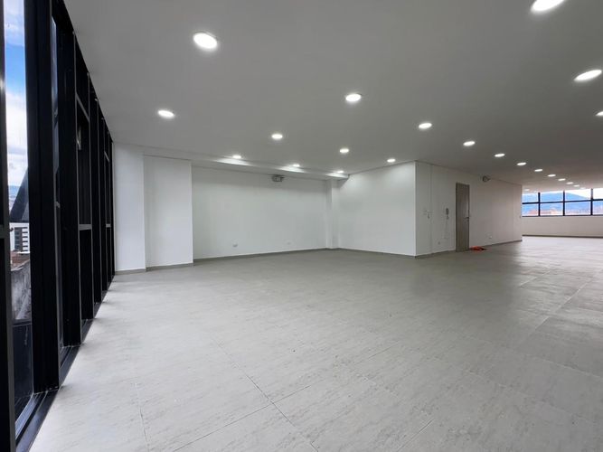 Bodega en arriendo en Laureles, Medellín, 135 m² · foto 3 de 15