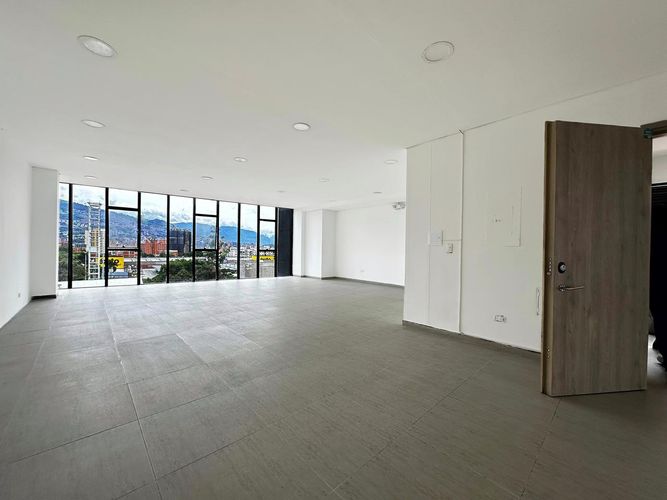 Bodega en arriendo en Laureles, Medellín, 135 m² · foto 4 de 15