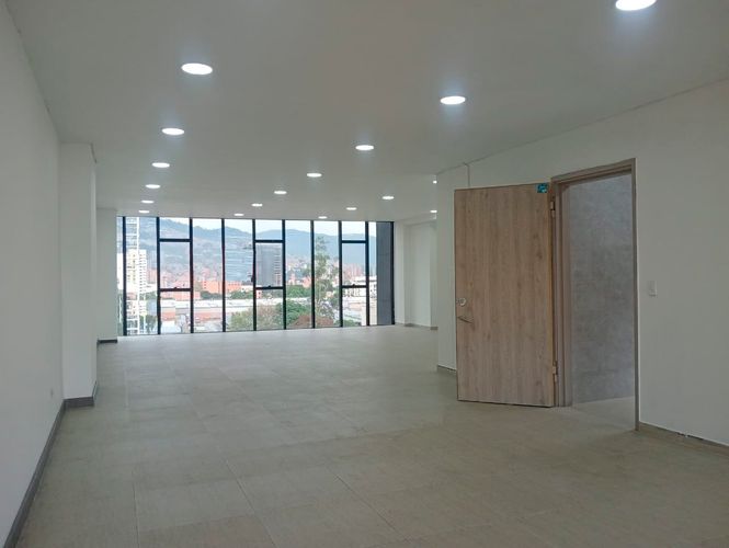 Bodega en arriendo en Laureles, Medellín, 135 m² · foto 6 de 15