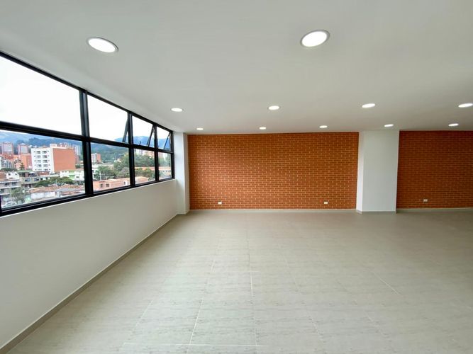 Bodega en arriendo en Laureles, Medellín, 135 m² · foto 7 de 15