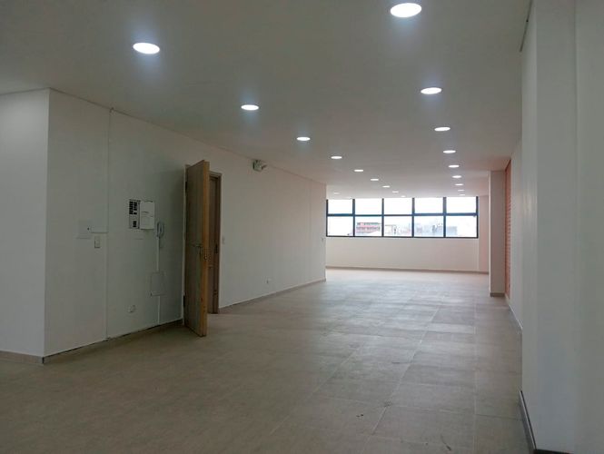 Bodega en arriendo en Laureles, Medellín, 135 m² · foto 10 de 15