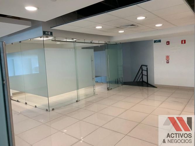 Local en venta en Colombia, Medellín, 643 m² · foto 16 de 24