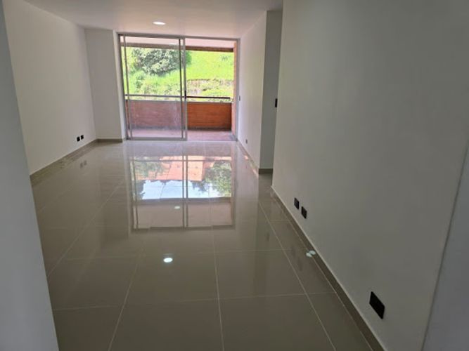 Apartamento de 3 alcobas en venta en Loma Del Indio, Medellín, 92 m² · foto 13 de 24