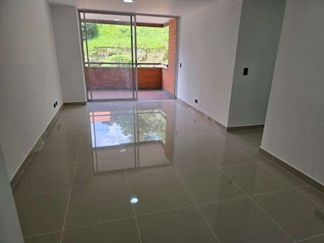 Apartamento de 3 alcobas en venta en Loma Del Indio, Medellín, 92 m² · foto 23 de 24
