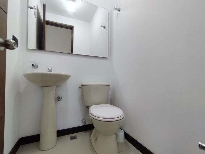 Oficina en arriendo en El Poblado, Medellín, 58 m² · foto 6 de 7