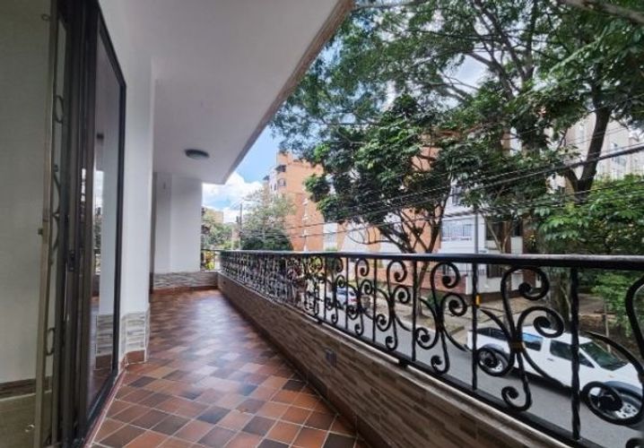 Local en arriendo en Laureles, Medellín, 180 m² · foto 2 de 11