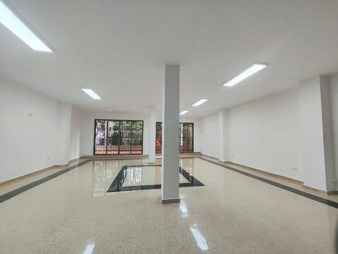 Local en arriendo en Laureles, Medellín, 180 m² · foto 3 de 11