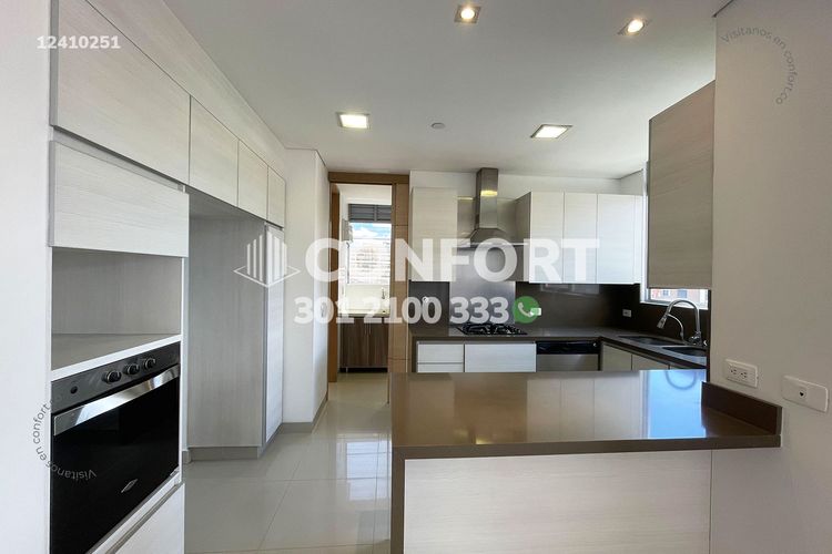 Apartamento de 4 alcobas en arriendo en El Poblado, Medellín, 160 m² · foto 3 de 11