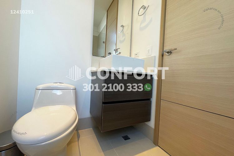Apartamento de 4 alcobas en arriendo en El Poblado, Medellín, 160 m² · foto 9 de 11