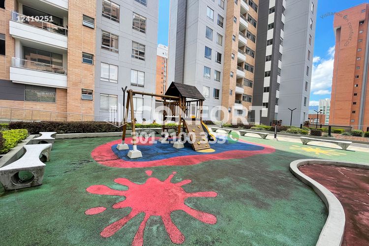 Apartamento de 4 alcobas en arriendo en El Poblado, Medellín, 160 m² · foto 10 de 11