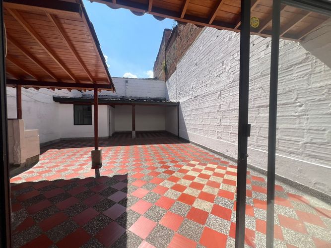 Casa de 3 alcobas en venta en Alcala, Envigado, 90 m² · foto 17 de 18