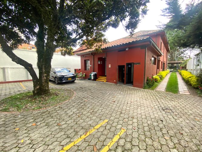 Casa de 5 alcobas en venta en El Nogal, Bogotá, 453 m² · foto 5 de 16