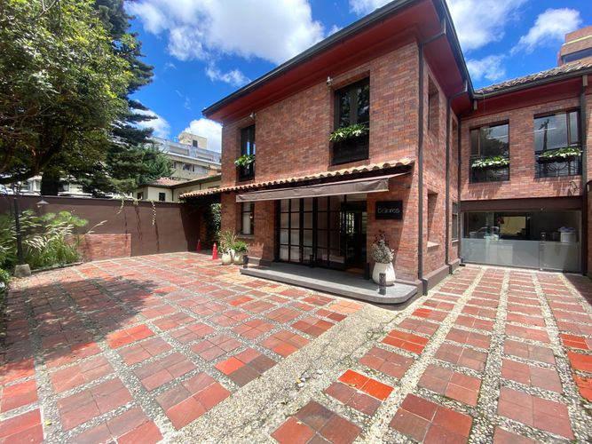 Casa de 5 alcobas en venta en El Nogal, Bogotá, 453 m² · foto 14 de 16