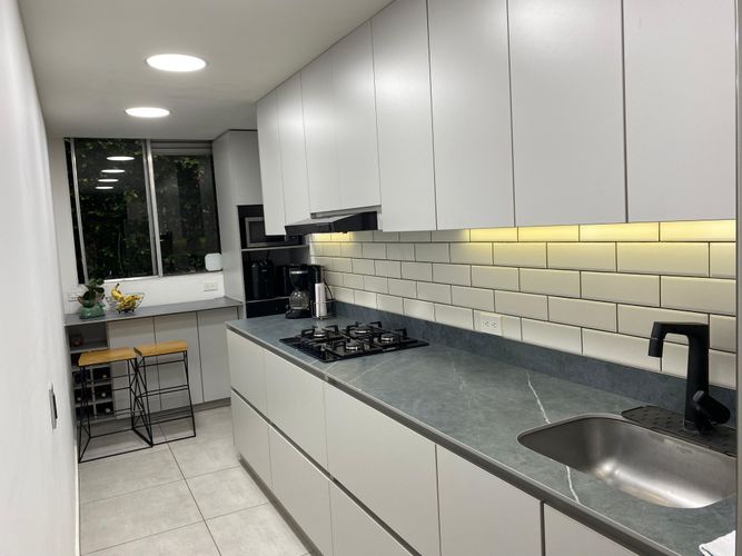 Apartamento de 3 alcobas en venta en El Poblado, Medellín, 99 m² · foto 6 de 19