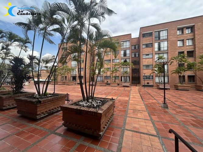 Apartamento de 3 alcobas en arriendo en Laureles, Medellín, 90 m² · foto 2 de 20
