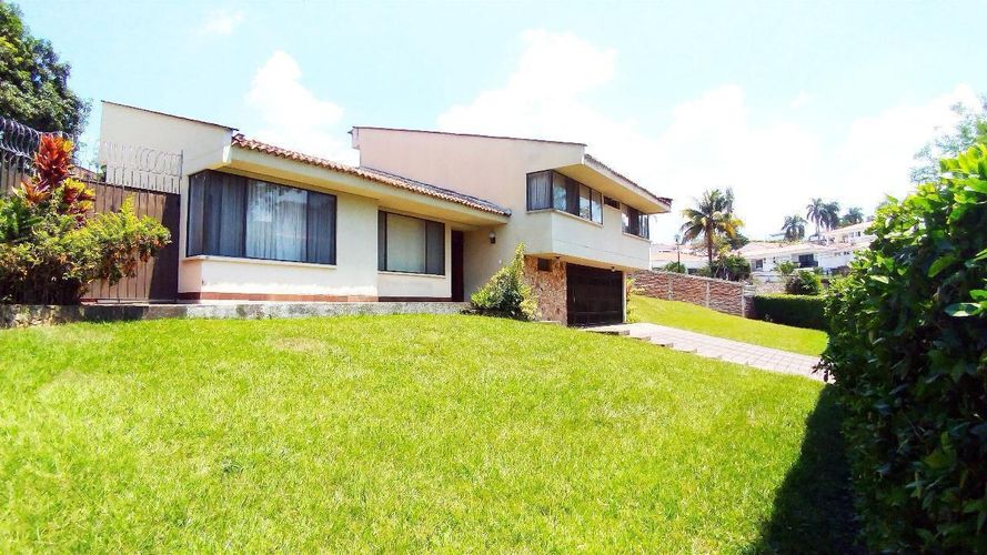 Casa de 4 alcobas en venta en Ciudad Jardin, Cali, 369 m² · foto 2 de 15