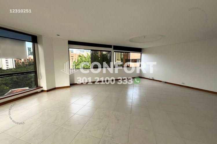 Apartamento de 3 alcobas en arriendo en Villa Carlota, Medellín, 138 m² · foto 2 de 10