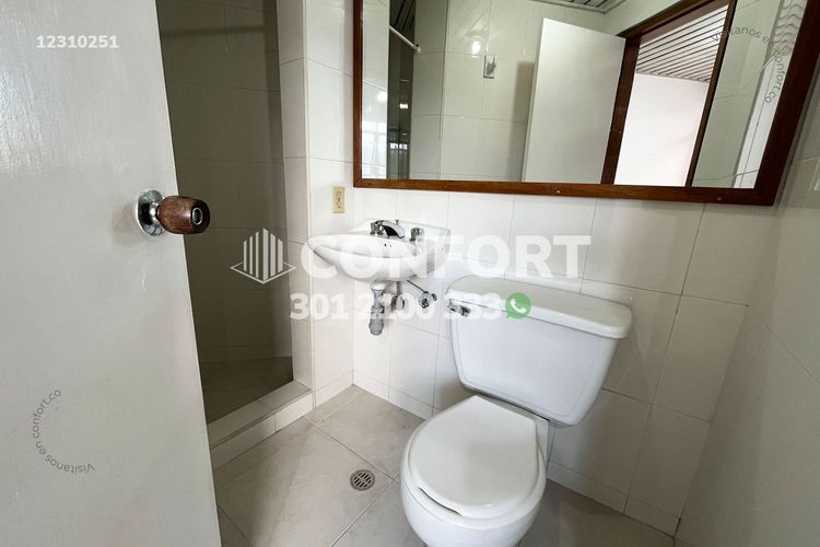 Apartamento de 3 alcobas en arriendo en Villa Carlota, Medellín, 138 m² · foto 4 de 10