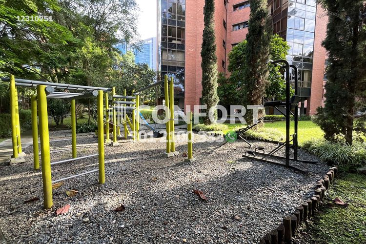 Apartamento de 3 alcobas en arriendo en Villa Carlota, Medellín, 138 m² · foto 10 de 10