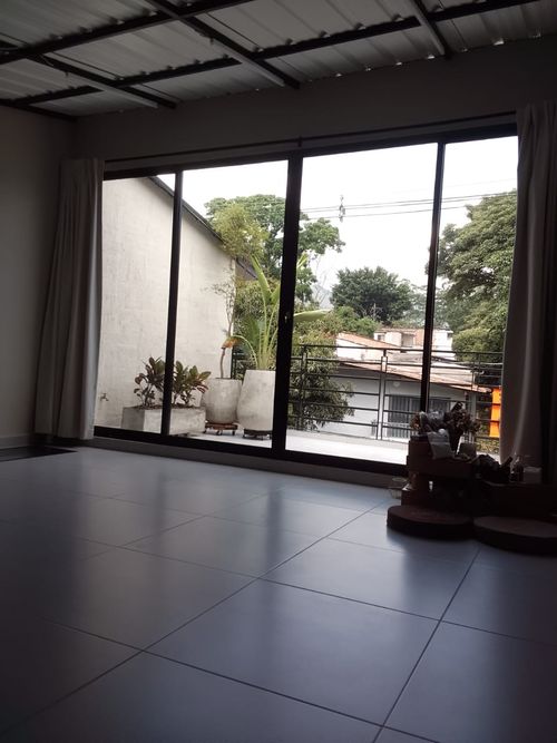 Casa de 4 alcobas en venta en Cristo Rey, Medellín, 214 m² · foto 3 de 24
