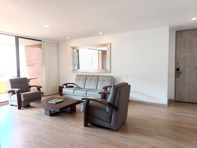 Apartamento de 3 alcobas en arriendo en El Poblado, Medellín, 160 m² · foto 3 de 17