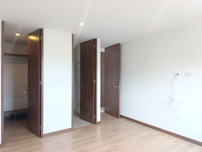 Apartamento de 3 alcobas en arriendo en Castropol, Medellín, 120 m² · foto 5 de 19
