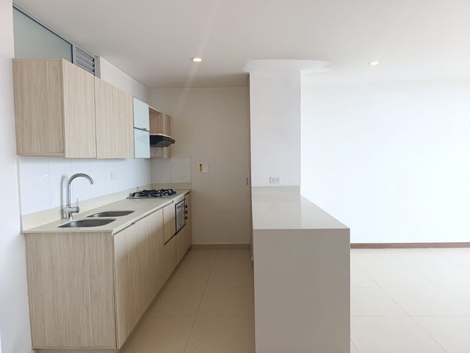 Apartamento de 3 alcobas en arriendo en Castropol, Medellín, 120 m² · foto 4 de 19