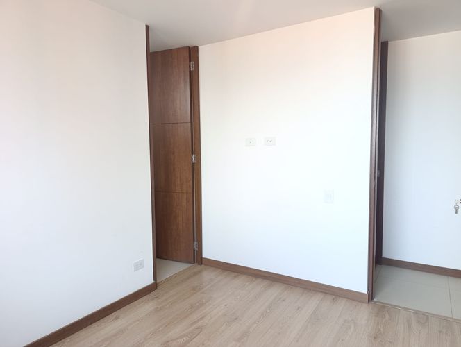 Apartamento de 3 alcobas en arriendo en Castropol, Medellín, 120 m² · foto 6 de 19