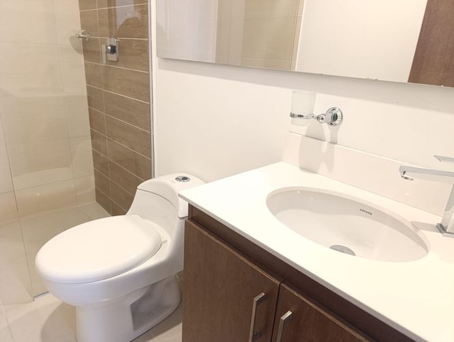 Apartamento de 3 alcobas en arriendo en Castropol, Medellín, 120 m² · foto 8 de 19