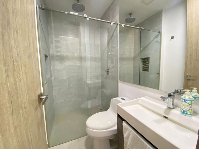Casa de 4 alcobas en venta en El Castillo, Jamundí, 290 m² · foto 11 de 24