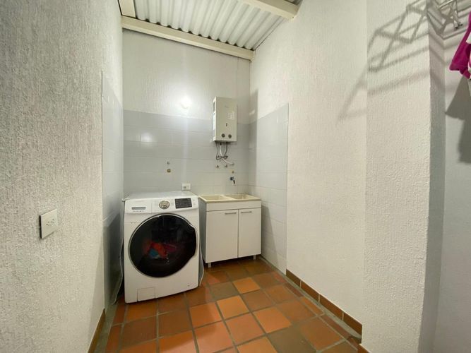 Casa de 4 alcobas en venta en El Castillo, Jamundí, 290 m² · foto 12 de 24