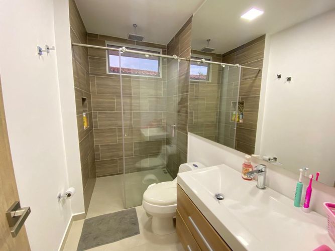 Casa de 4 alcobas en venta en El Castillo, Jamundí, 290 m² · foto 18 de 24