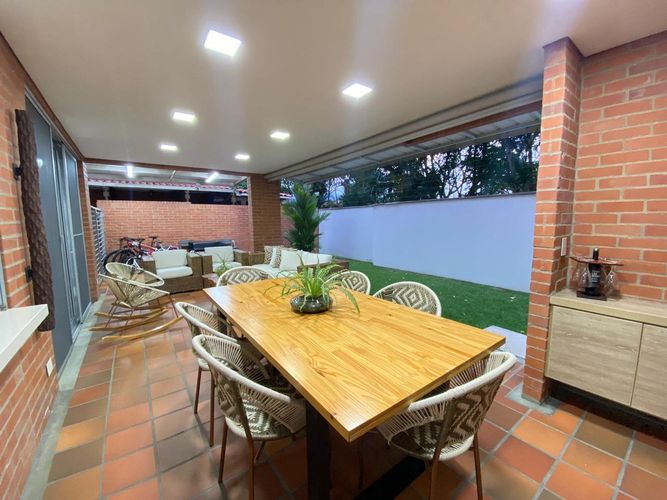Casa de 4 alcobas en venta en El Castillo, Jamundí, 290 m² · foto 22 de 24