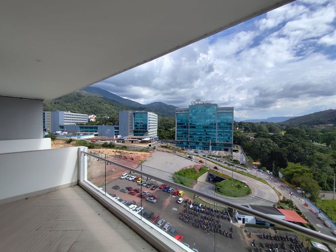 Apartamento de 2 alcobas en venta en Terrazas De Menzuli, Floridablanca, 82 m² · foto 2 de 24