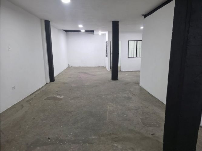 Bodega en arriendo en El Poblado, Medellín, 100 m² · foto 2 de 8