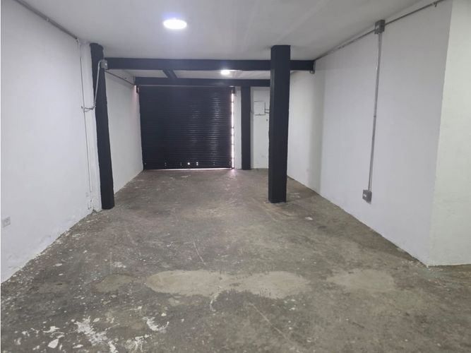 Bodega en arriendo en El Poblado, Medellín, 100 m² · foto 3 de 8
