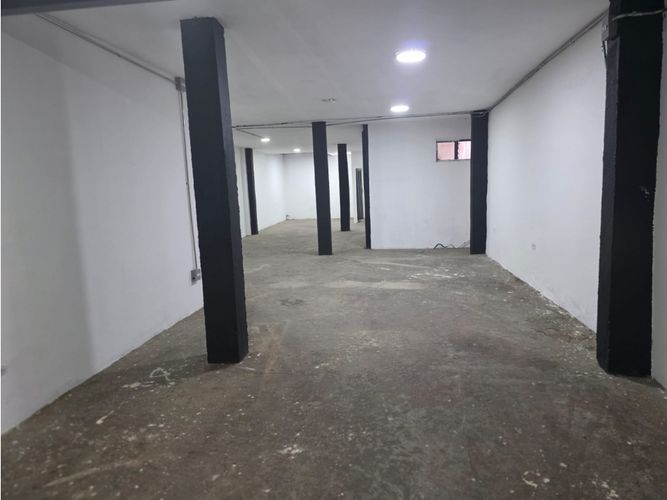 Bodega en arriendo en El Poblado, Medellín, 100 m² · foto 4 de 8
